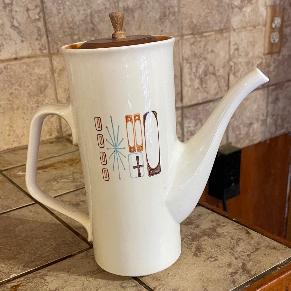 Vintage Mid Century Taylor, Smith and T “Moderne” Atomic Starburst Coffee Pot